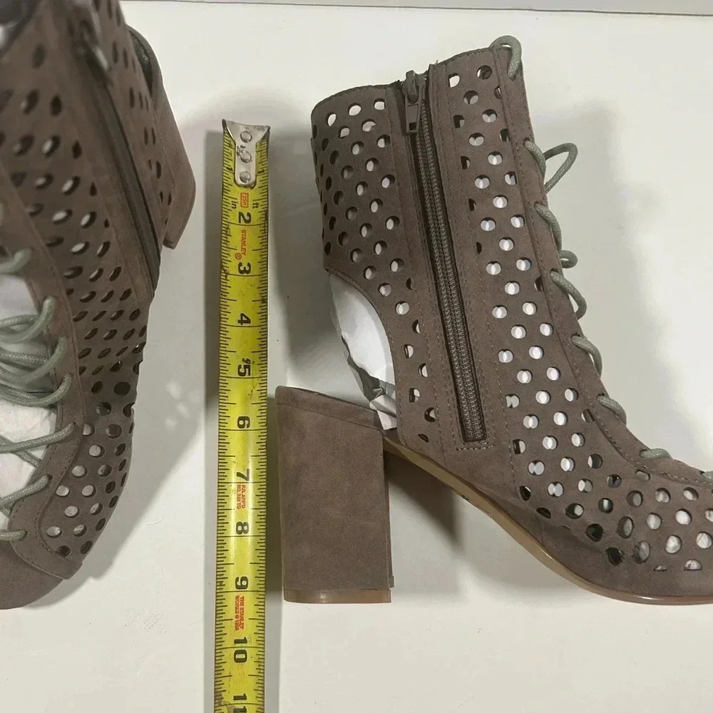NIB!Shoe Shoe Republic LA-Suede Perforated-Lace UpPeep toe heel booties Size 9 - Picture 11 of 14